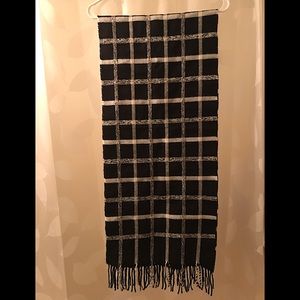 NWOT- Long black and white soft fringe scarf 60” x 14”. No label.